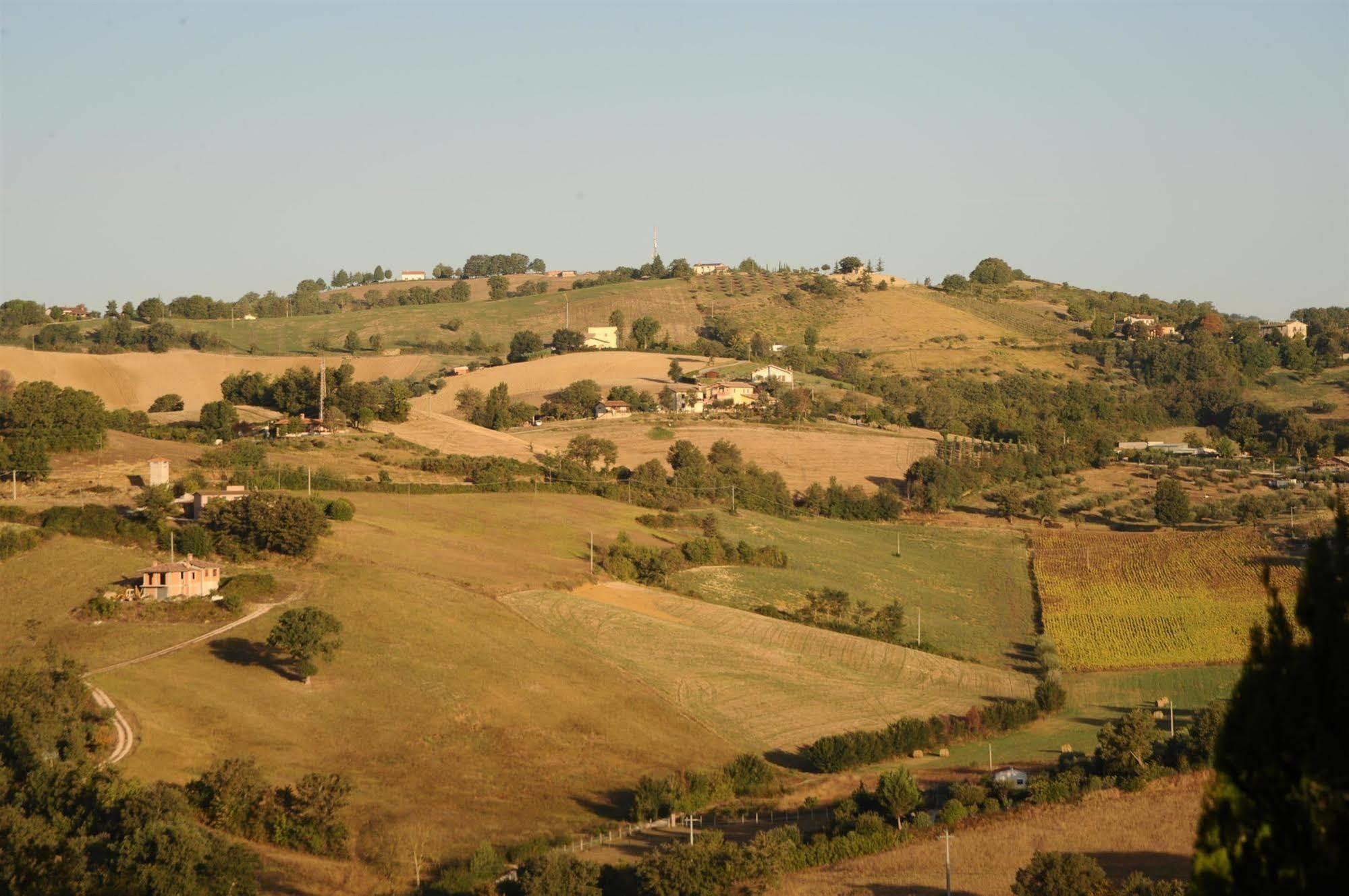 Azienda Agraria Montelujano グッビオ エクステリア 写真